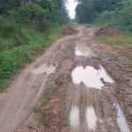 Dengan Adanya Akses Jalan Yang Rusak Parah Masyarakat Kampung Batu Ampar Geram