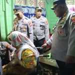 Kapolres Tulang Bawang Bagikan Kursi Roda Gratis di Lima Lokasi