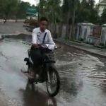 Miris Jalan Raya Gunung Sakti Banjir Air Meluap Hingga Ketinggian 30-40 Cm