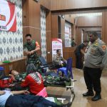 Sinergitas TNI – Polri Dalam Rangka HUT Bhayangkara Ke-77 Adakan Donor Darah Bersama.