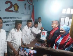 Proses Pendaftaran Dan Pengembalian Berkas.MDR Calonkan Diri Untuk Bupati Buru Periode 2024-2029.