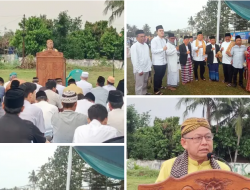 Bupati Lamtim Berikan Khutbah Idul Adha Di Lapangan Merdeka.